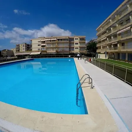 Apartment Climatise Avec Piscines Proche