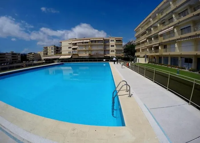 Apartament Climatise Avec Piscines Proche