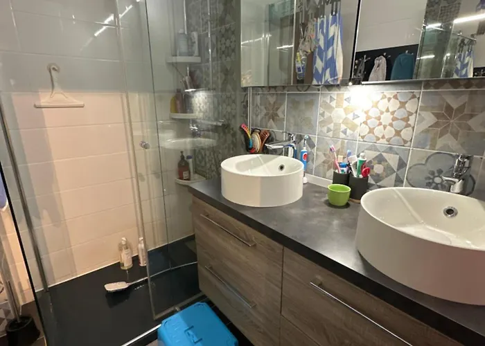 Apartament Climatise Avec Piscines Proche Mandelieu